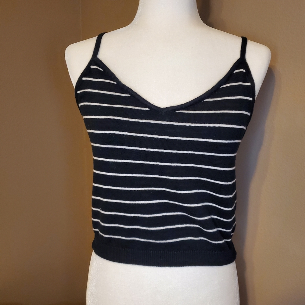 Forever 21 Black and White Sweater Tank Top Sz M